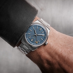 Reloj de Buceo con Movimiento Automático Miyota 9075 GMT, Cristal de Zafiro de Doble Domos, Caja de Acero Inoxidable de 40 mm, Reloj Personalizado para Hombre - Product Image 4