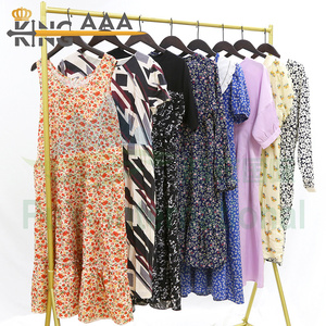 Abito Lungo Estivo Monospalla Floreale Usato da Donna - Abbigliamento Casual Femminile Usato per la Rivendita - Product Image 3