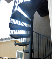 Code du bâtiment VIKO: Escalier en colimaçon moderne de style vertical simple d'intérieur et d'extérieur
