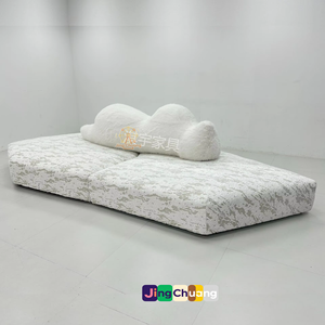 Fauteuil design minimaliste italien Jingchuang en tissu, grand format, pour hôtel et villa, forme spéciale - Product Image 1