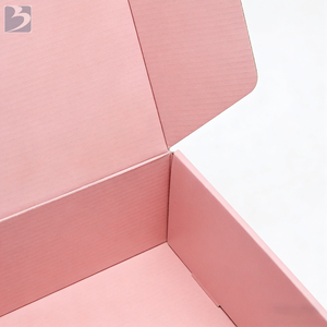 Boîtes en <span class=keywords><strong>carton</strong></span> personnalisées de grande taille pour emballer des sweats à capuche, des vêtements, des chapeaux, des chaussures, des colis en <span class=keywords><strong>carton</strong></span> ondulé pour l'expédition, des boîtes d'emballage roses - Product Image 4