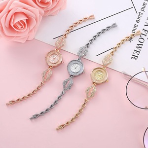 Nouvelle marque de luxe horloge à lèvres Relogio Feminino dames Chic <span class=keywords><strong>montres</strong></span> à Quartz petites <span class=keywords><strong>montres</strong></span> de mode pour femmes avec alliage de verre - Product Image 5