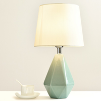 Lampe de table en céramique moderne et minimaliste pour salon, chambre ou chevet – Décoration élégante et luxueuse, style à brancher