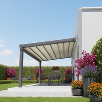 Pergola rétractable moderne en aluminium et PVC avec toit à lames orientables et télécommande pour balcon extérieur commercial, restaurant, hôtel