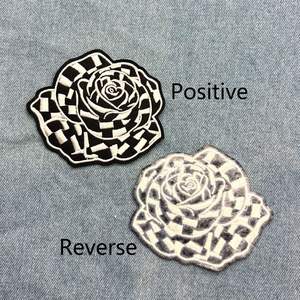 แพทช์ปักลายกุหลาบขาวดำลายสก็อตแบบรีดติด คุณภาพสูง เป็นมิตรกับสิ่งแวดล้อม สำหรับตกแต่งเสื้อผ้า รองเท้า หมวก กระเป๋า - Product Image 2