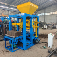 Meilleur Prix Qt4-26 Machine de Fabrication de Briques de Pavé Semi-Automatique Vibrante pour Blocs de Ciment avec Moteur