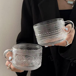 Set da 6 Bicchieri in Vetro Vintage da 450ml (15oz) con Motivo in Rilievo, Tazze Vintage, Contenitori per Overnight Oats con Coperchi in Bambù e Cucchiai - Product Image 4