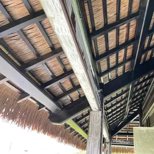 Teja de techo de paja artificial sintética de estilo tradicional, tejas decorativas para hoteles de paja de plástico resistentes a la intemperie