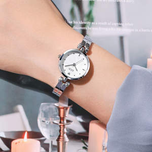 Reloj de Pulsera de Aleación de Lujo Vintage para Mujer con Diseño Impermeable para Navidad, Estilo Elegante de Cuarzo - Product Image 5