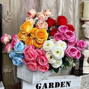 Bouquet de fleurs artificielles Yixuan à 7 têtes de roses printanières, arrangement floral en soie et plastique pour mariage et décoration de salon - Product Image 3