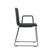 Chaise de bureau moderne à base de chenilles en cuir PU côtelé avec accoudoirs pour salle de réunion et réception