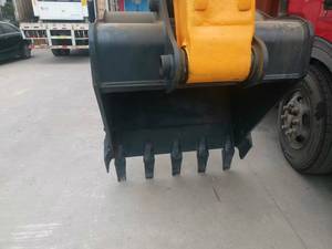 Excavatrice sur chenilles d'occasion Hyundai 220LC-9S de 22 tonnes, modèle 2018, fabriquée en Corée du Sud, seau de 1,2 m, 1900 heures, puissance de 125 kW, en excellent état - Meilleure vente - Product Image 6