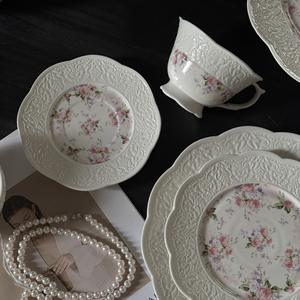 Vajilla de Cerámica Blanca Pura con Borde de Pétalos Estilo Retro Francés, Platos para Postre, Desayuno y Ensalada, Tazas y Platillos para Café - Product Image 2