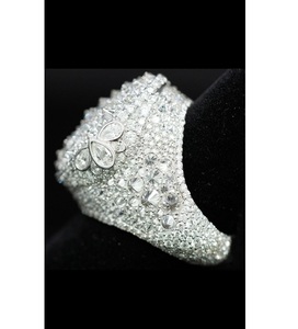 Bague en diamant moissanite de style luxueux pour homme avec pierre à haute brillance dans un design masculin audacieux en provenance d'Inde - Product Image 3