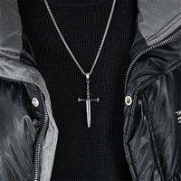 Rétro chevalier poignard arme charme personnalisé croix épée à la mode hommes bijoux ancienne épée pendentif collier
