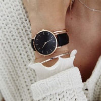 Nouveauté deux mains femmes montres montre de mode promotionnelle femmes ultra mince corps bracelet en cuir dames montre