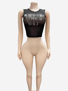 Completo due pezzi da donna con top corto in rete con strass e scritta, pantaloncini biker in rete trasparente, senza maniche, collo alto, set da club trasparente - Product Image 5
