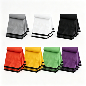 Sac d'expédition express pour vêtements en polyéthylène auto-adhésif à ouverture plate, résistant aux chocs, 120 microns - Product Image 2
