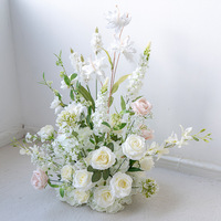Witte bruiloft wanddecoratie bloemen zijden bloemen podium achtergrond lay-out simulatie buitenactiviteiten