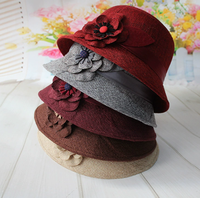 Chapeau de soleil en peluche quatre saisons pour femme, style haut-de-forme à grande fleur, 100 % polyester, matériau durable pour les fêtes des personnes d'âge moyen et âgées