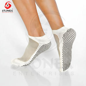 Logo personnalisé Chaussettes hautes de yoga antidérapantes pour unisexChaussettes antidérapantes à poignée moyenne pour tube Chaussettes professionnelles - Product Image 1