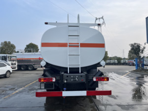 Camion-citerne à carburant lourd Sinotruk HOWO 6x4 10 roues avec système de distribution de carburant informatisé - Product Image 3