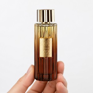 Etiqueta Adhesiva Impermeable con Logotipo 3D Personalizado de Aluminio 2026, Estampado en Oro Personalizado, Impresión UV/Serigrafía para Velas Artesanales - Product Image 1