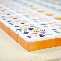 Jeu de Mahjong d'inspiration côtière avec tuiles semi-transparentes orange vif en acrylique pour jeu de société de loisirs