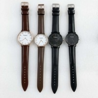 Montre à logo personnalisé en acier inoxydable avec marque de distributeur Montre personnalisée 50 pièces