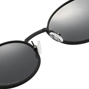 Luxe Designer Zonnebril Voor Vrouwen Uv400 Ronde Metalen Ovaal Frame In Goud Comfortabele Zonnebril Uit <span class=keywords><strong>China</strong></span> - Product Image 2