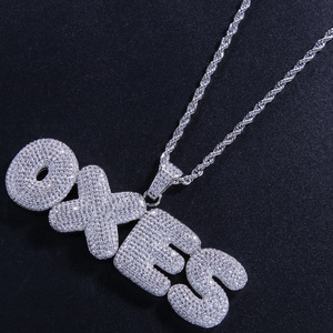Collana <span class=keywords><strong>con</strong></span> Ciondolo Personalizzato a Forma di Lettera Grande in Oro e <span class=keywords><strong>Argento</strong></span> <span class=keywords><strong>con</strong></span> Catena a Corda e Cubana - Product Image 5