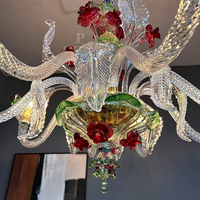 Lustre en verre soufflé artisanal floral de luxe avec structure métallique, luminaire suspendu pour la décoration intérieure de la maison