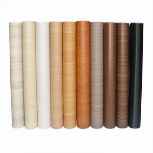 <span class=keywords><strong>Autocollant</strong></span> de film de grain de <span class=keywords><strong>bois</strong></span> PET imperméable <span class=keywords><strong>placage</strong></span> de rénovation de meubles auto-adhésif Films décoratifs de 0.12mm d'épaisseur pour portes - Product Image 1