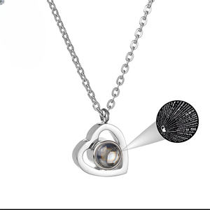 ट्रेंडी 18k गोल्ड-प्लेटेड स्टेनलेस स्टील पेलेंट प्रक्षेपण नेकलेस प्रक्षेपण नेकलेस प्रेमिका के लिए फोटो प्रोजेक्शन के साथ - Product Image 6