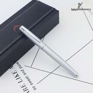 Stylo Roller Professionnel en Métal Argenté Entièrement en Aluminium avec Logo Personnalisé pour Cadeau d'Affaires ou de Bureau - Product Image 4