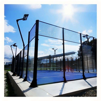 Complexe sportif de luxe, vue panoramique sans obstruction, structure galvanisée en verre trempé, éclairage LED, terrain de padel panoramique personnalisé