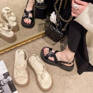 Zapatos de mujer de cuero personalizados de lujo a la moda, Sandalias planas para mujer, Sandalias planas con plataforma para niñas - Product Image 4