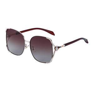 Gafas de sol polarizadas de estilo europeo hechas a medida para mujer, montura cuadrada con diamantes de imitación, montura completa, lentes TAC, protección UV400 - Product Image 2