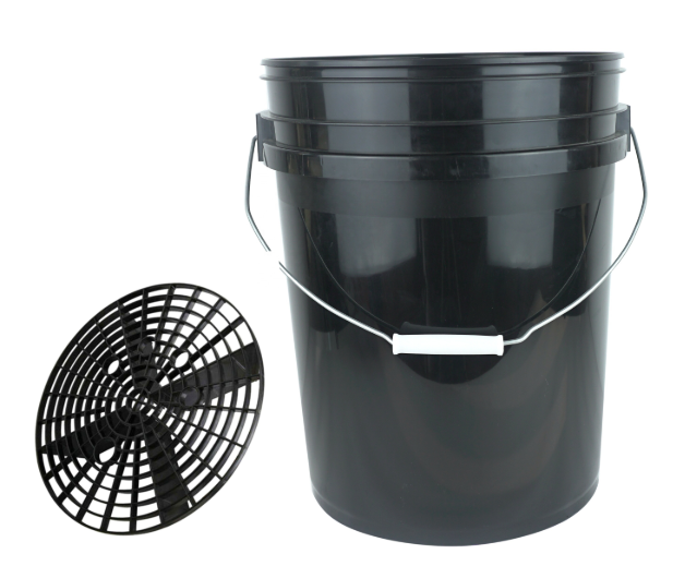 Пластиковое ведро для мытья автомобиля с