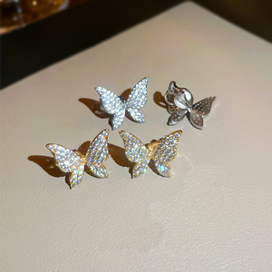 Orecchini a polsino a farfalla dal design minimalista ed elegante, gioielli da donna per l'uso quotidiano, orecchini di tendenza - Product Image 2