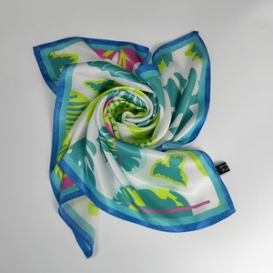 Écharpe en <span class=keywords><strong>Soie</strong></span> Pure à 100% <span class=keywords><strong>de</strong></span> Luxe pour Femme, Motif Feuilles, 65*65CM, <span class=keywords><strong>Soie</strong></span> Satinée Douce, <span class=keywords><strong>Prix</strong></span> d'Usine en Gros - Product Image 1