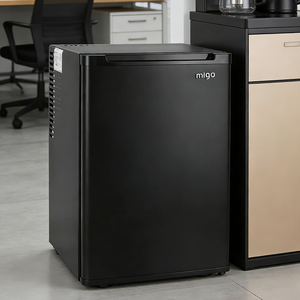 Réfrigérateur d'hôtel personnalisé 40L OEM <span class=keywords><strong>Silencieux</strong></span> avec Verrouillage Lumière LED Refroidisseur à Semi-conducteurs Climatiseur Basse Température Commercial - Product Image 1