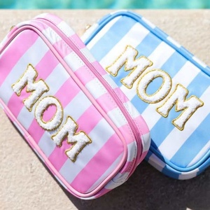 Borsa <span class=keywords><strong>per</strong></span> la mamma con lettera di Oxford Borsa cosmetica con etichetta ricamata in Nylon graziose borse <span class=keywords><strong>per</strong></span> il trucco di moda <span class=keywords><strong>per</strong></span> la mamma e le donne - Product Image 2