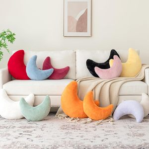 Nouveau design – Coussin nuage en tissu peluche doux et écologique pour canapé, salon, chambre à coucher – Décoration lune et donut - Product Image 5