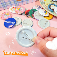 Badge en fer blanc personnalisé avec logo imprimé, en gros, fabricant OEM pour cadeaux scolaires à bas prix