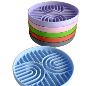Cuencos de alimentación de mascotas de silicona personalizados duraderos, comederos lentos antideslizantes con logotipo grabado - Product Image 3