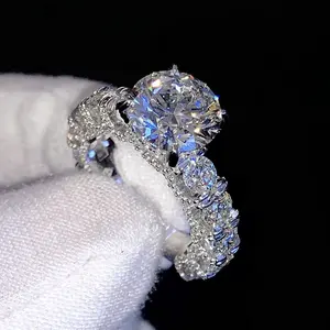 Nuovi anelli di fidanzamento con diamanti Moissanite Vvs in argento Sterling 925 placcato oro bianco alla moda 18 carati di alta qualità