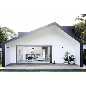 Diseño de Espacio de Vida al Aire Libre para Villa Moderna con Estructura de Acero Ligero - Product Image 1