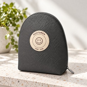 Bolsa de Cosméticos con Forma de Domo, Color Gris Carbón, 15x7x25cm, Textura Granulada, Cierre Curvo, Organizador de Maquillaje de Viaje Vertical, Logotipo Personalizado - Product Image 5