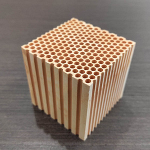 <span class=keywords><strong>Catalyseur</strong></span> en Cordierite à Nid d'Abeille Émaillé Résistant à la Chaleur Nanxiang avec 99% de Pureté pour l'Élimination des COV - Product Image 1